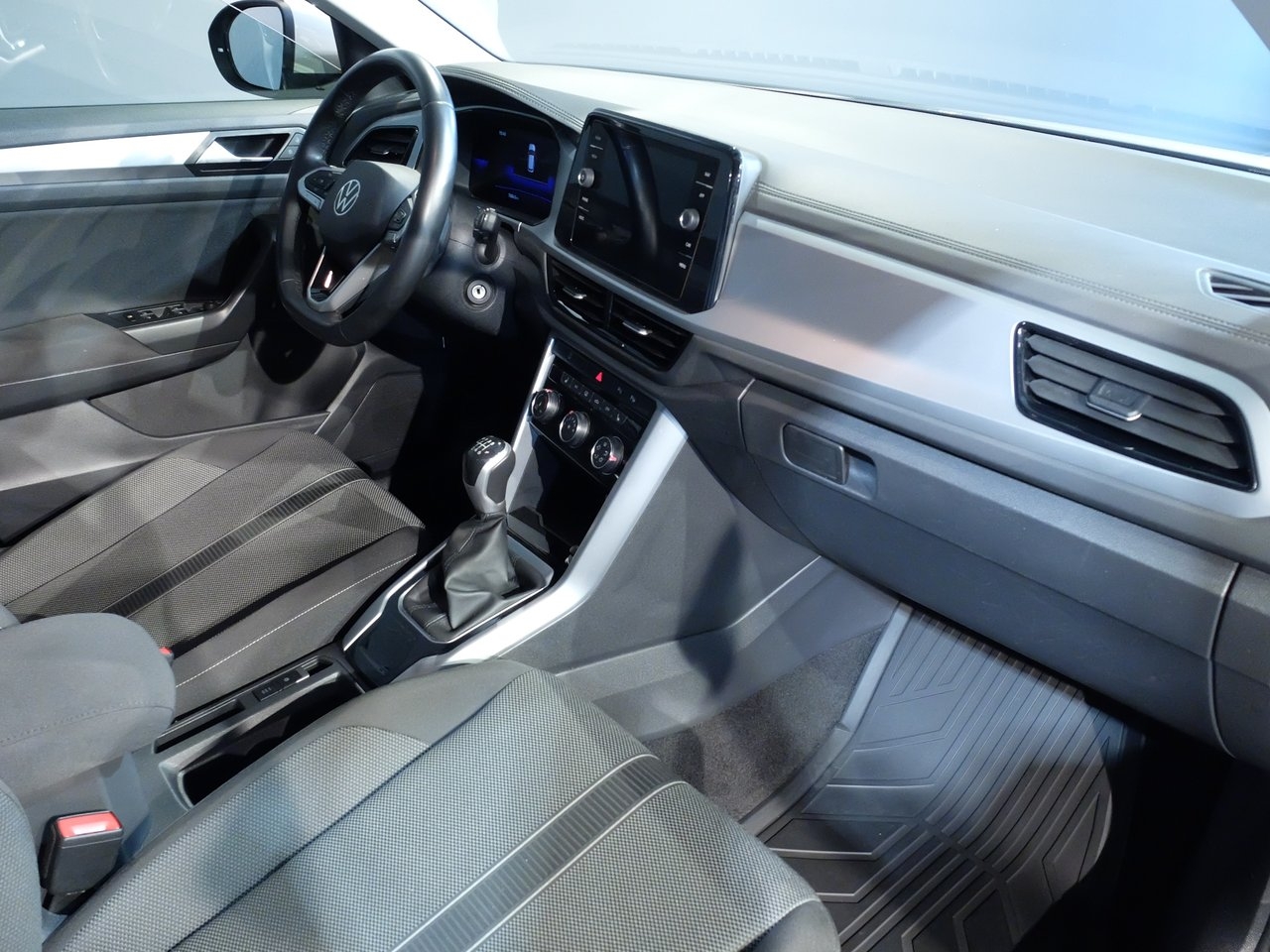 Volkswagen T-Roc 2023, bild 5/8