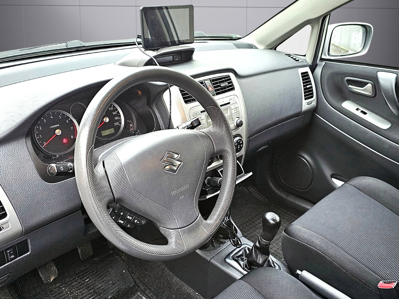 Suzuki Liana 2004, bild 7/9