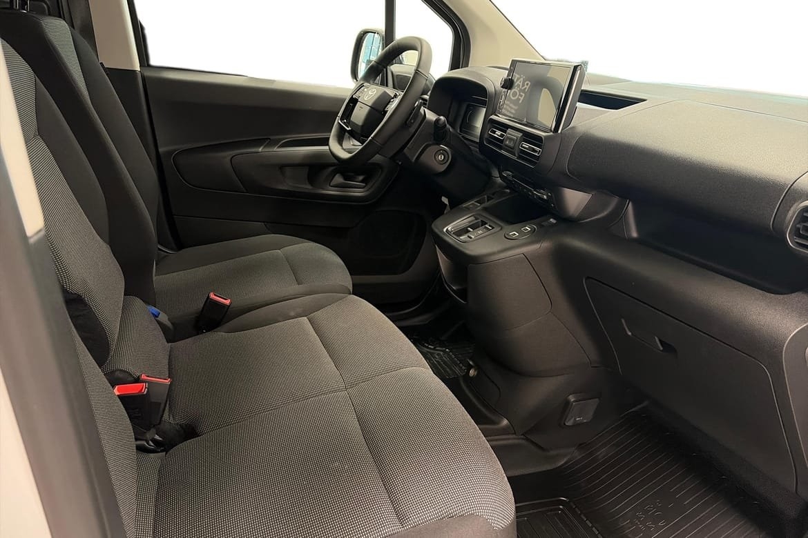 Toyota Proace City 2025, photo 6/10