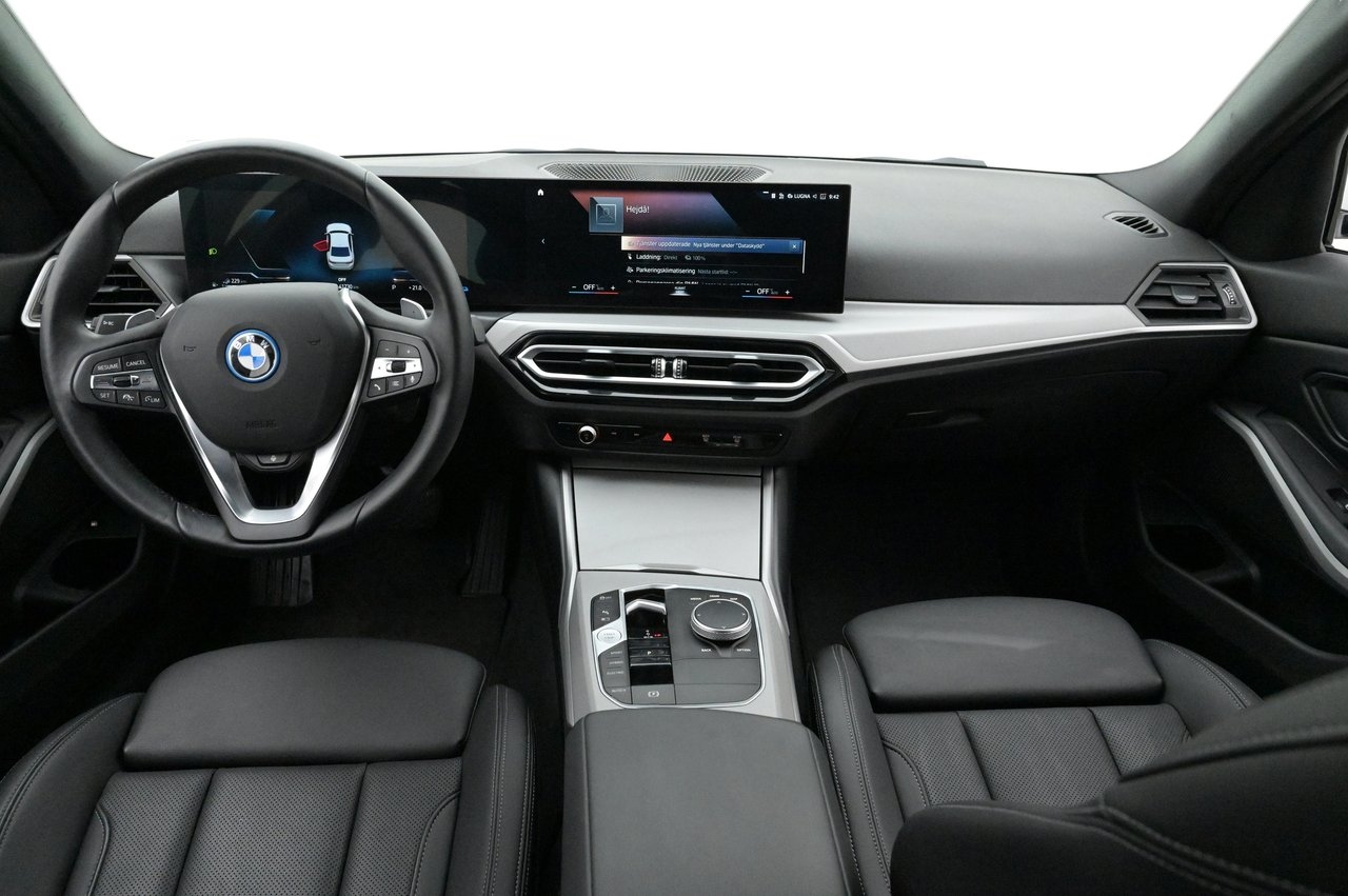 BMW 330 e xDrive Sedan PDC 2024, bild 6/10