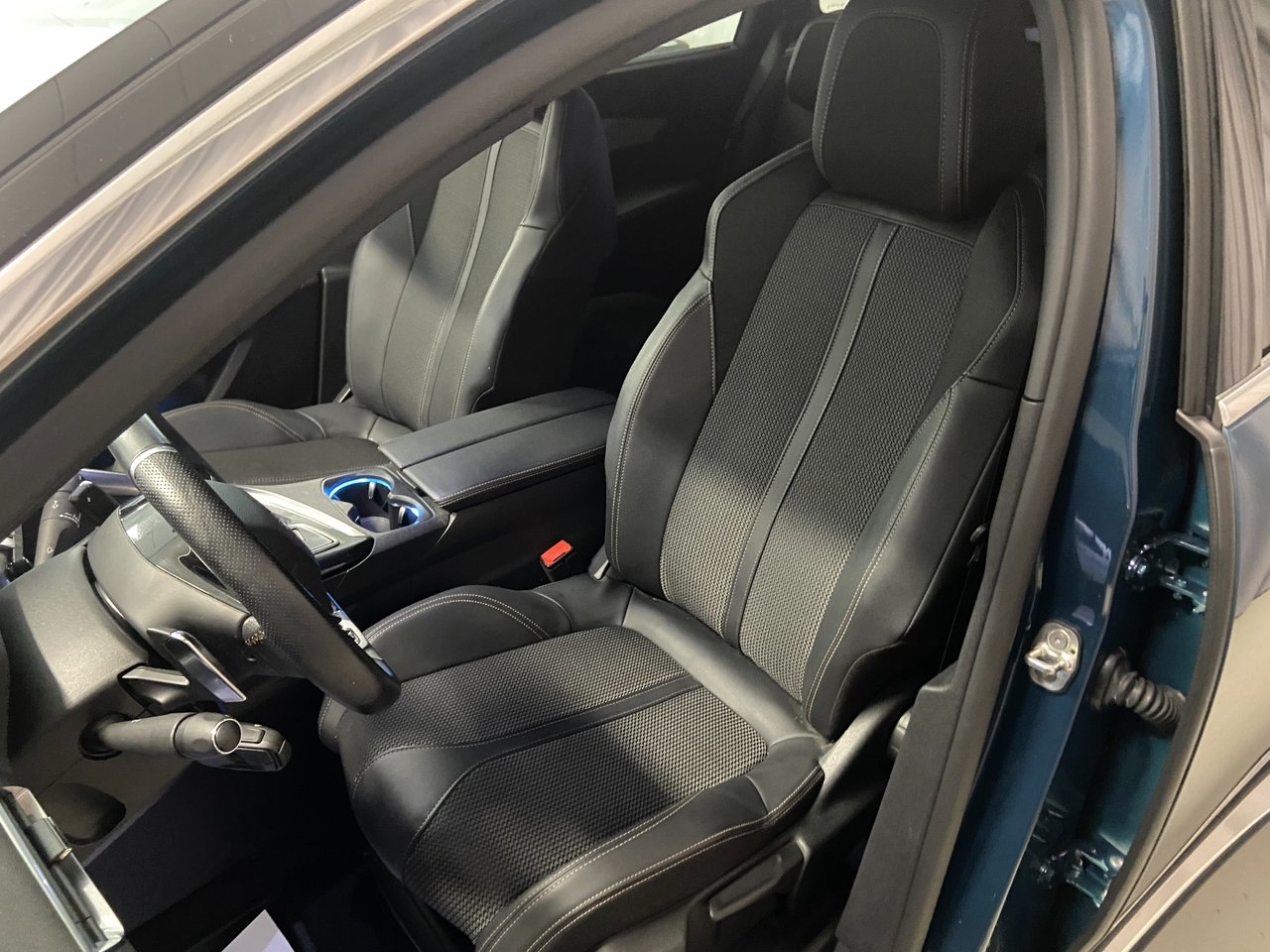 Peugeot 5008 1.2 130hk GT 7-sits 2023, bild 7/10