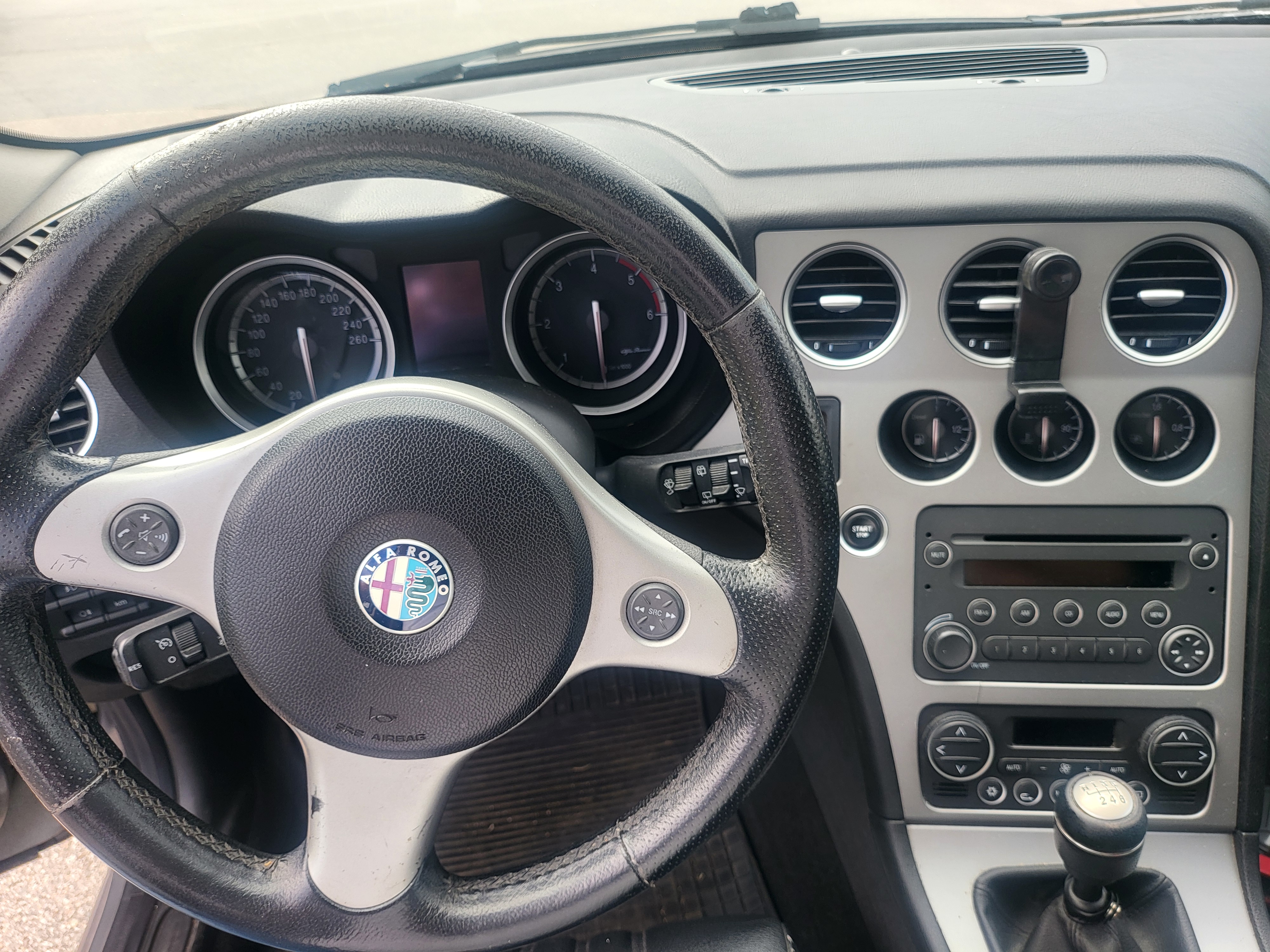 Alfa Romeo 159 2008, bild 3/5