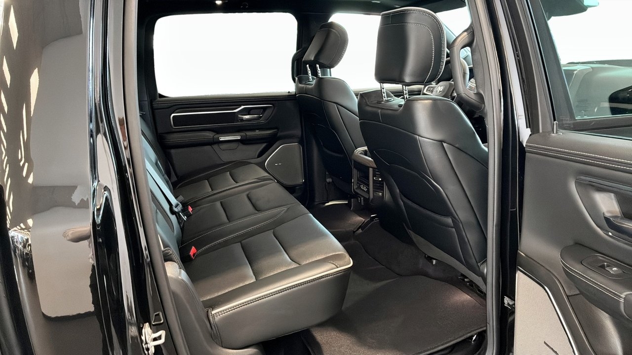 RAM 1500 Laramie Night Edition 2025, bild 5/10