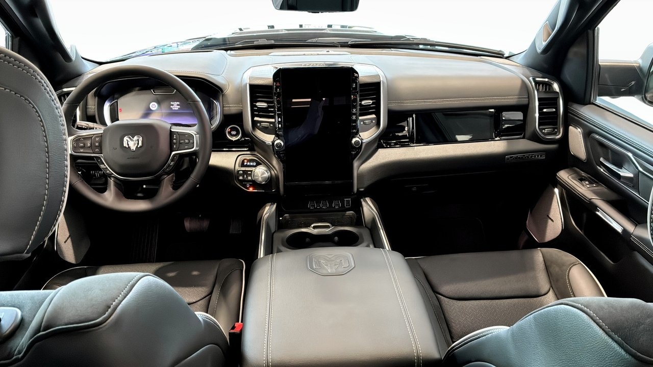 RAM 1500 Laramie Night Edition 2025, bild 4/10