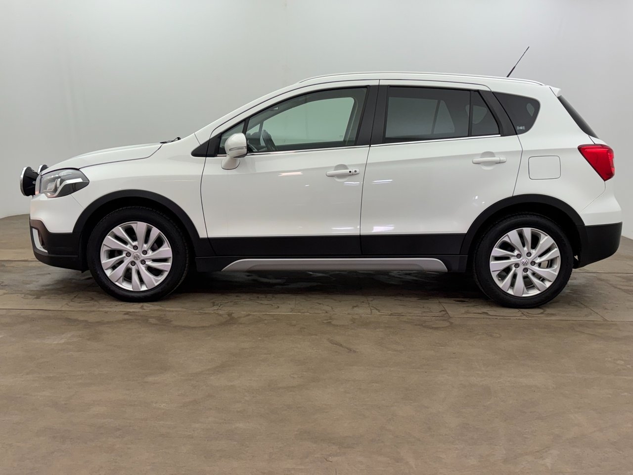 Suzuki S-Cross 2020, bild 2/10