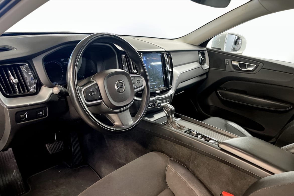 Volvo XC60 D4 AWD Momentum Advanced SE 2019, bild 5/9