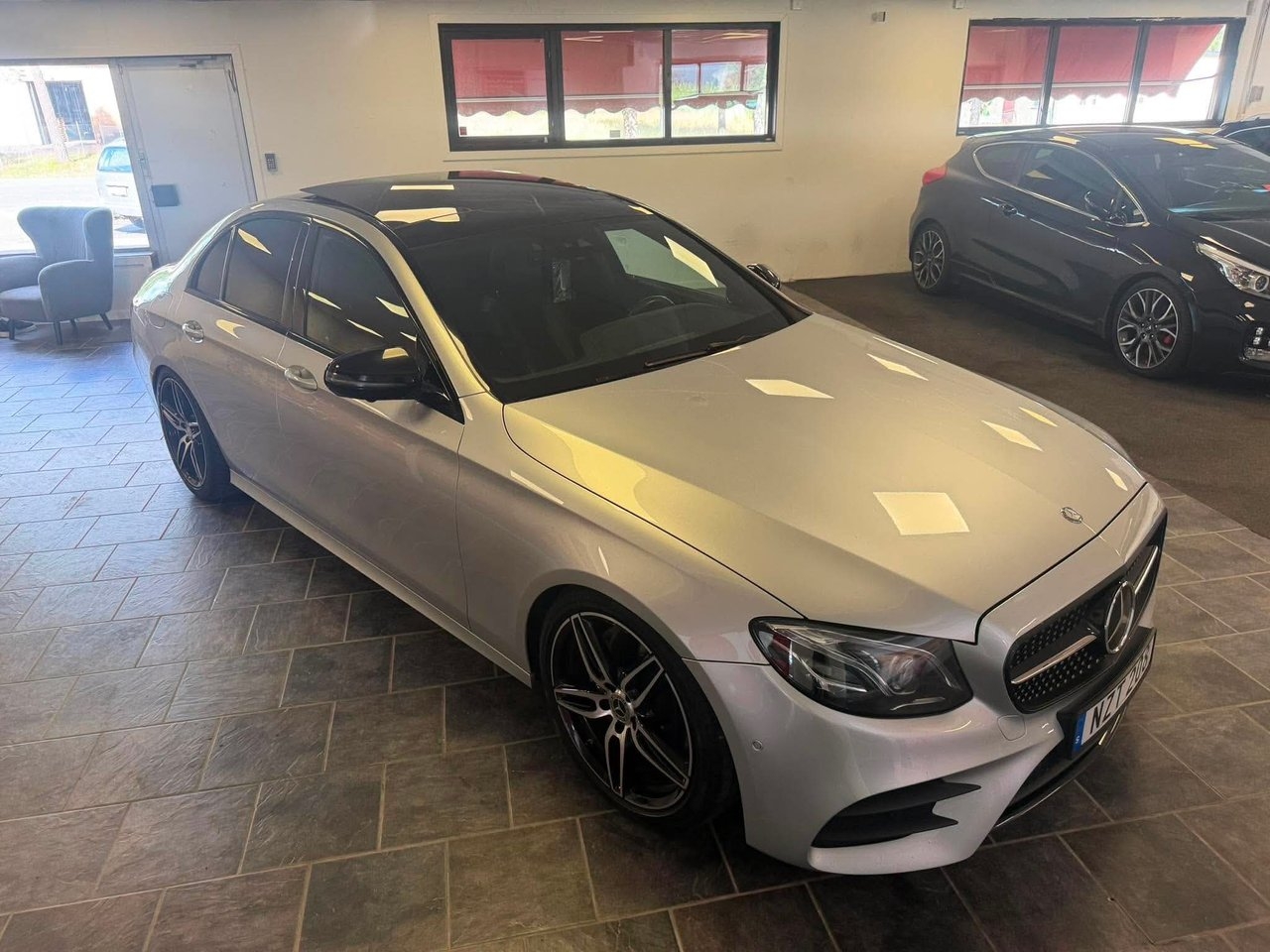Mercedes-Benz E 220 d 9G-Tronic AMG 2017, bild 6/24