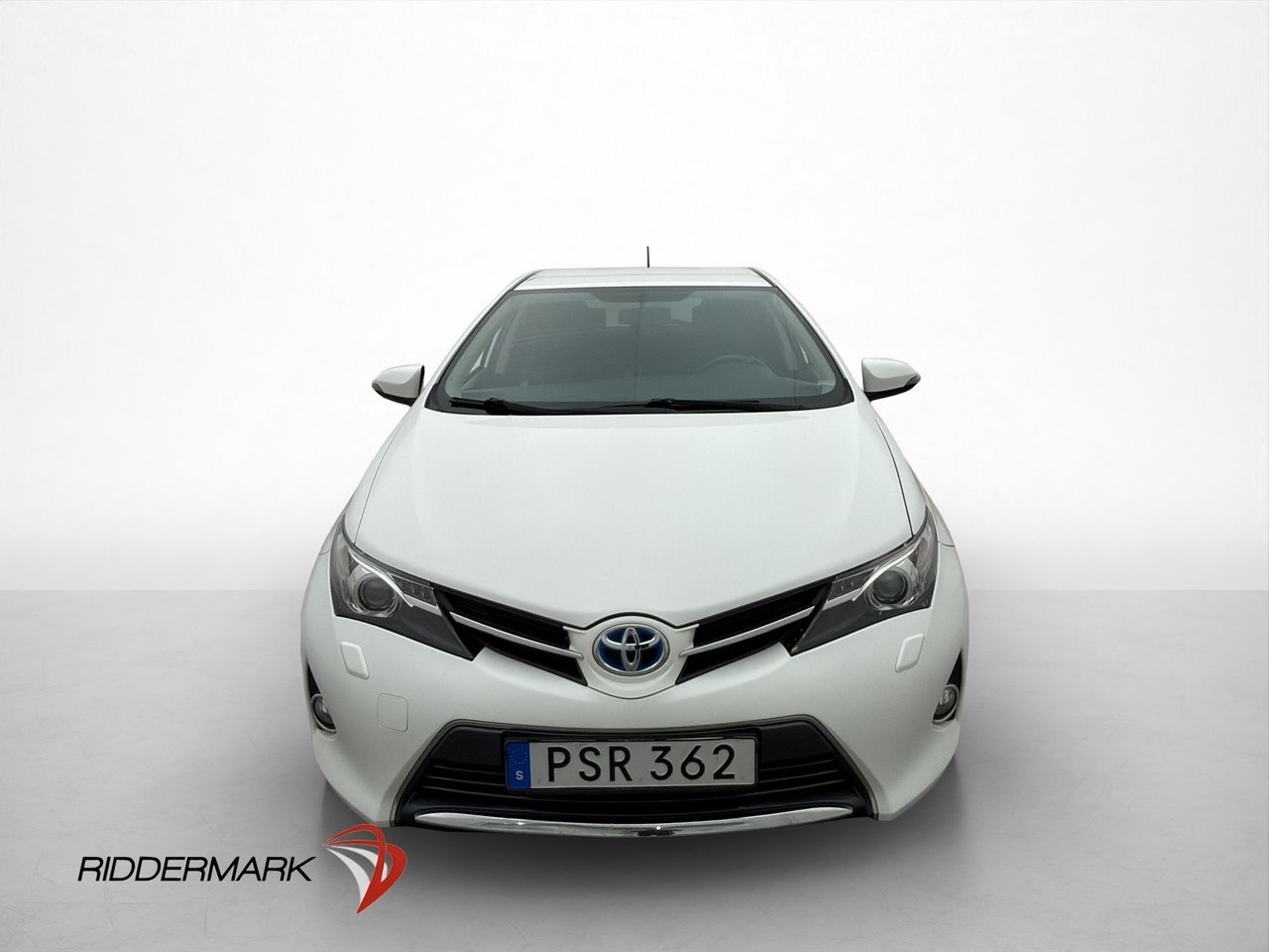Toyota Auris Hybrid e-CVT Edition Feel 2015, photo 2/30
