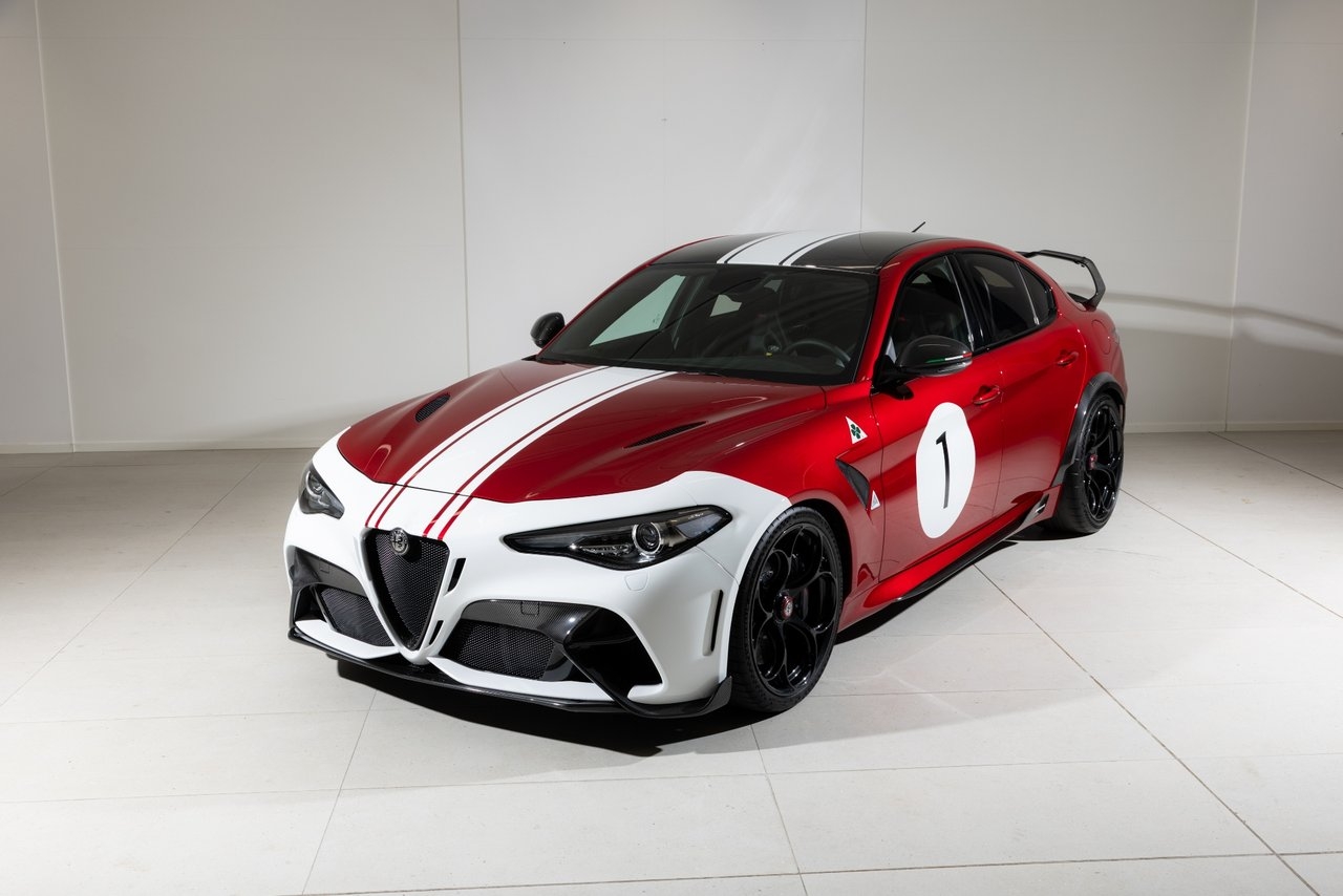 Alfa Romeo Giulia GTAm 2022, bild 2/10