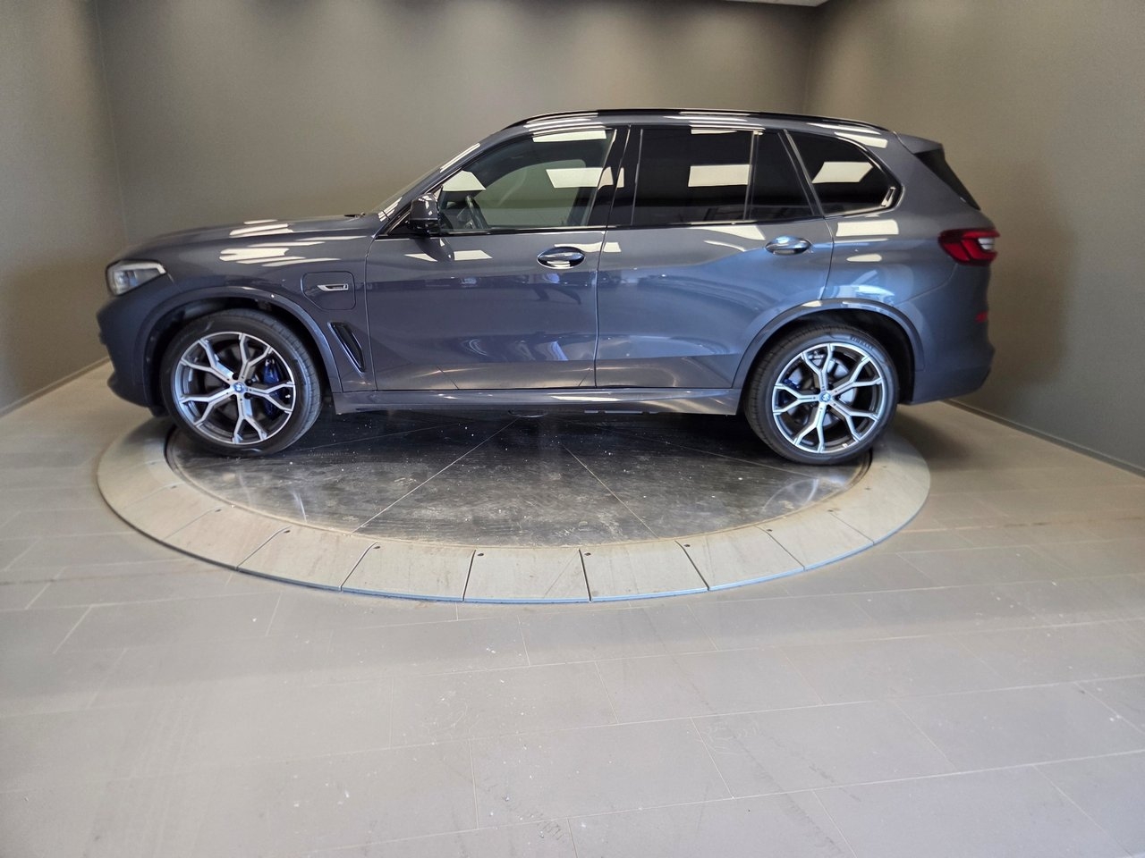 BMW X5 2022, bild 2/10