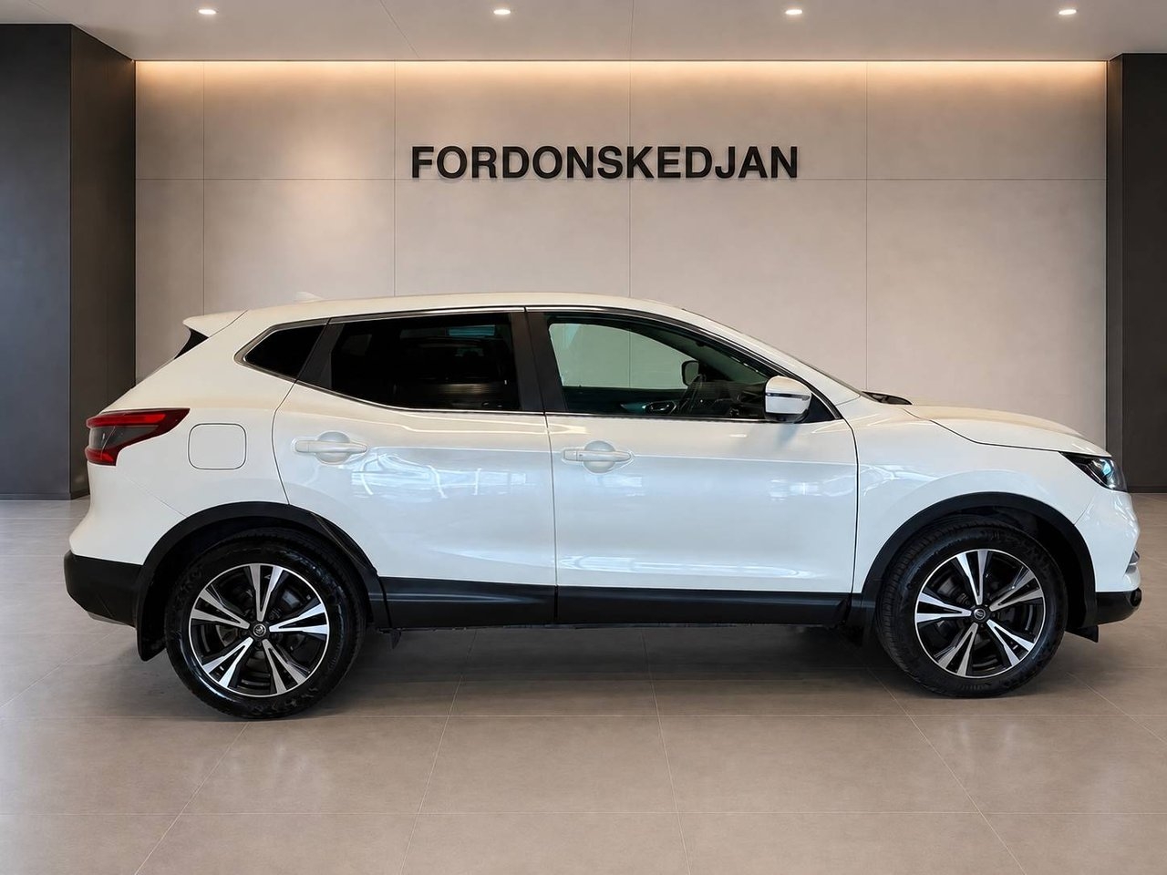 Nissan Qashqai 1.3 DIG-T DCT -360° 2019, bild 5/18
