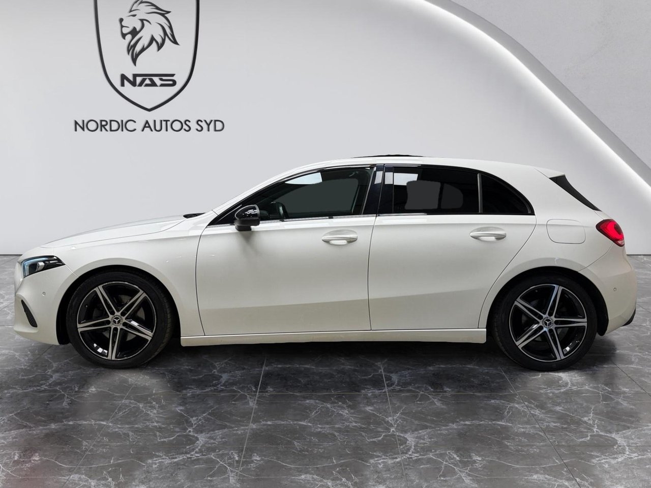 Mercedes-Benz A 180 d 2022, kuva 2/10