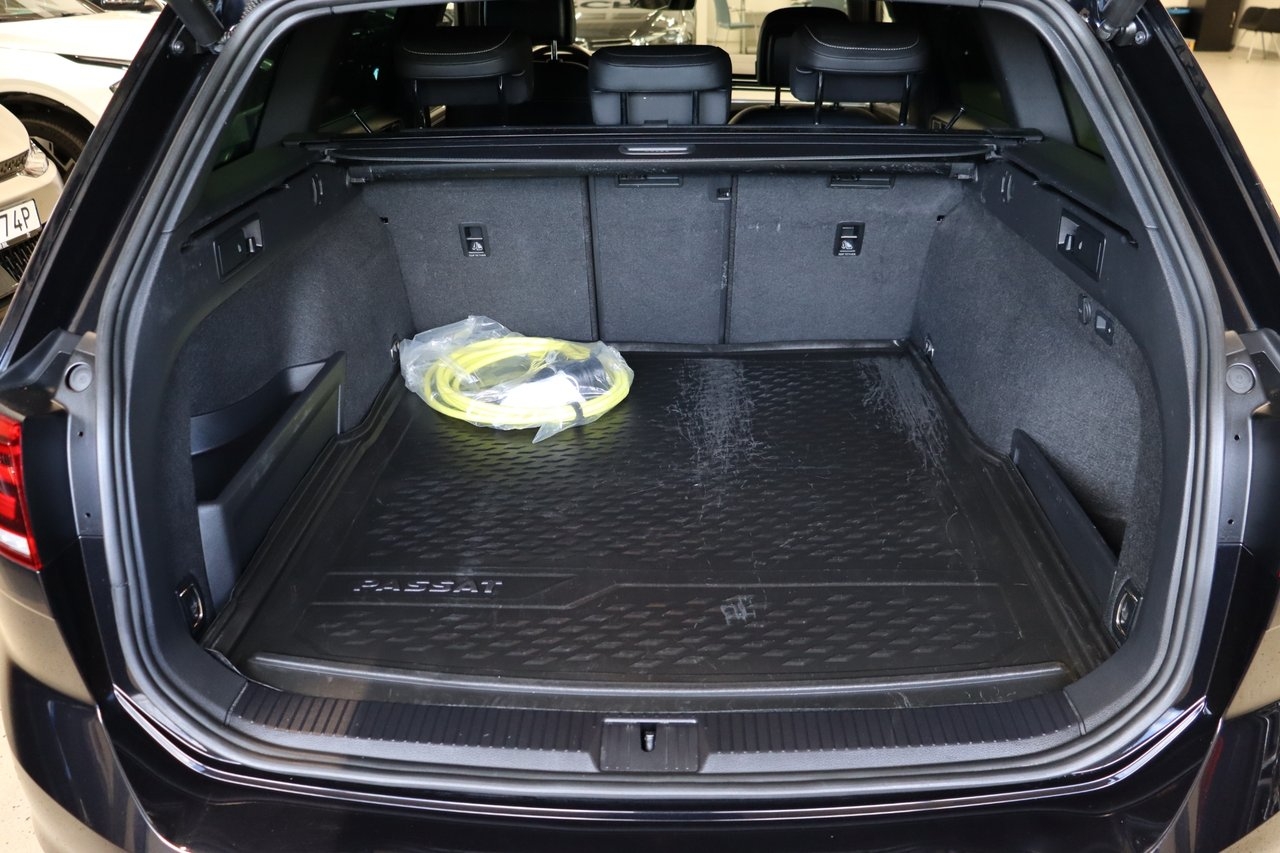 Volkswagen Passat 2023, bild 7/10