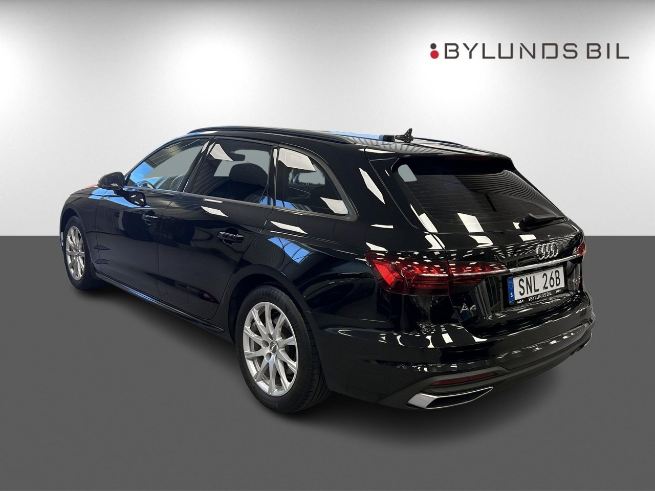 Audi A4 2020, bild 6/17