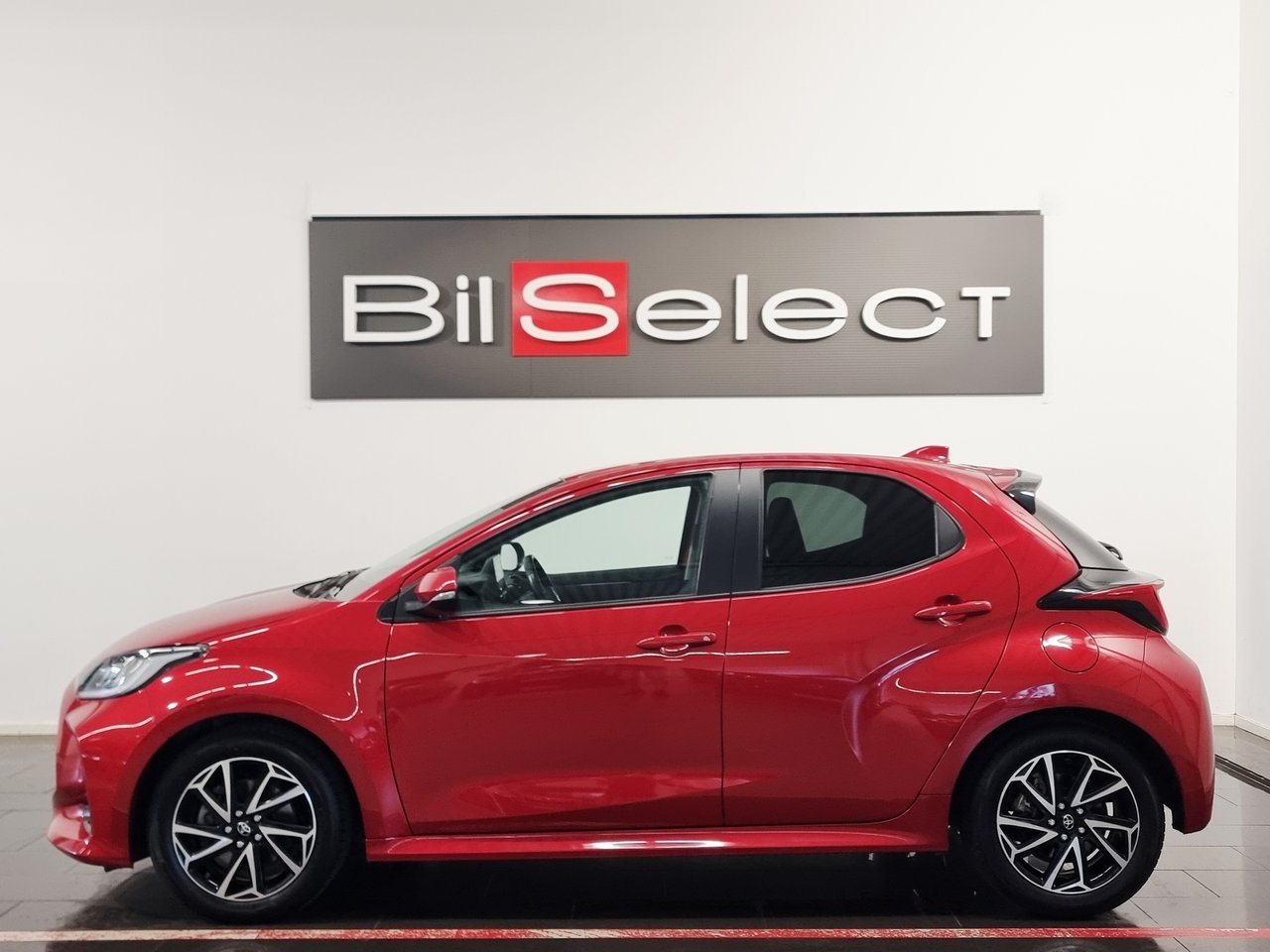 Toyota Yaris 2023, bild 2/10