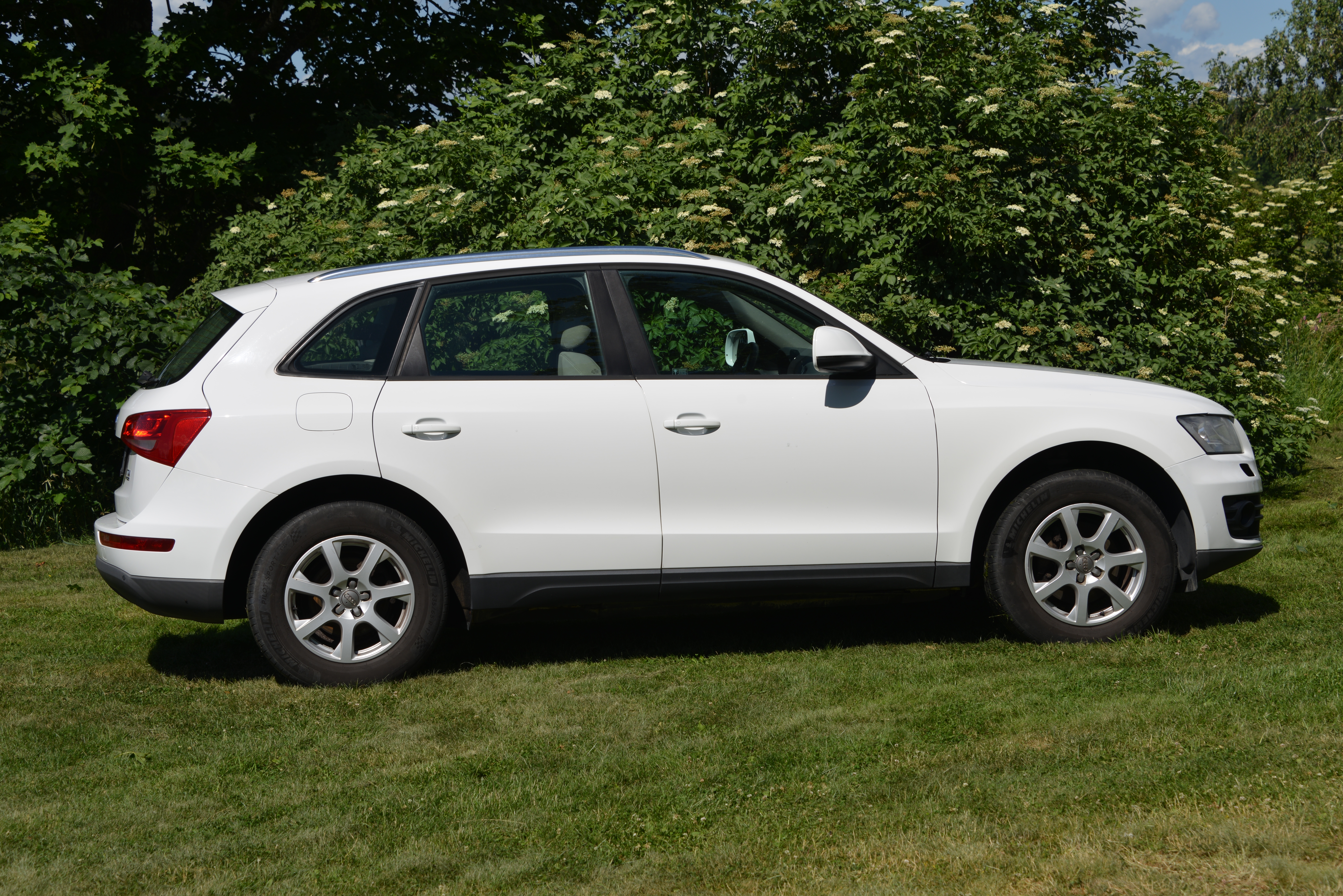 Audi Q5 2.0 TDI quattro S Tronic 2011, bild 2/8