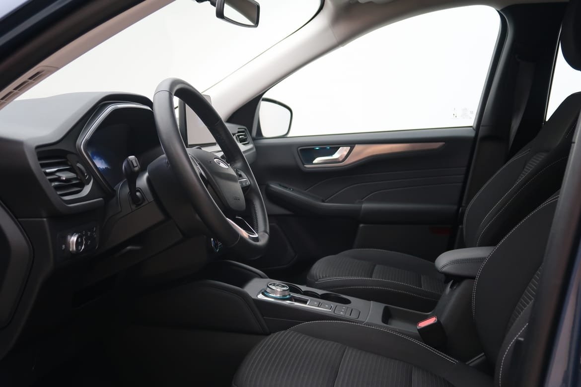 Ford Kuga 2.5 225 PHEV Titanium A 2023, bild 4/15