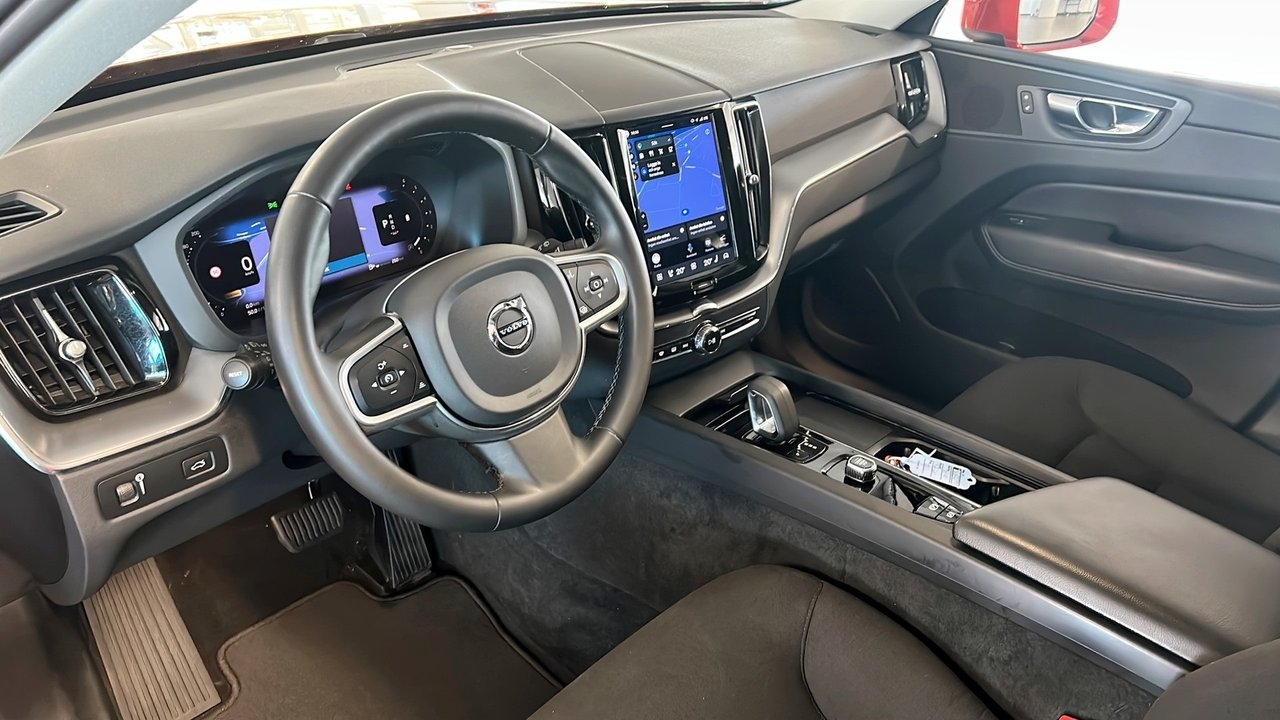 Volvo XC60 B4 AWD 2022, photo 7/17