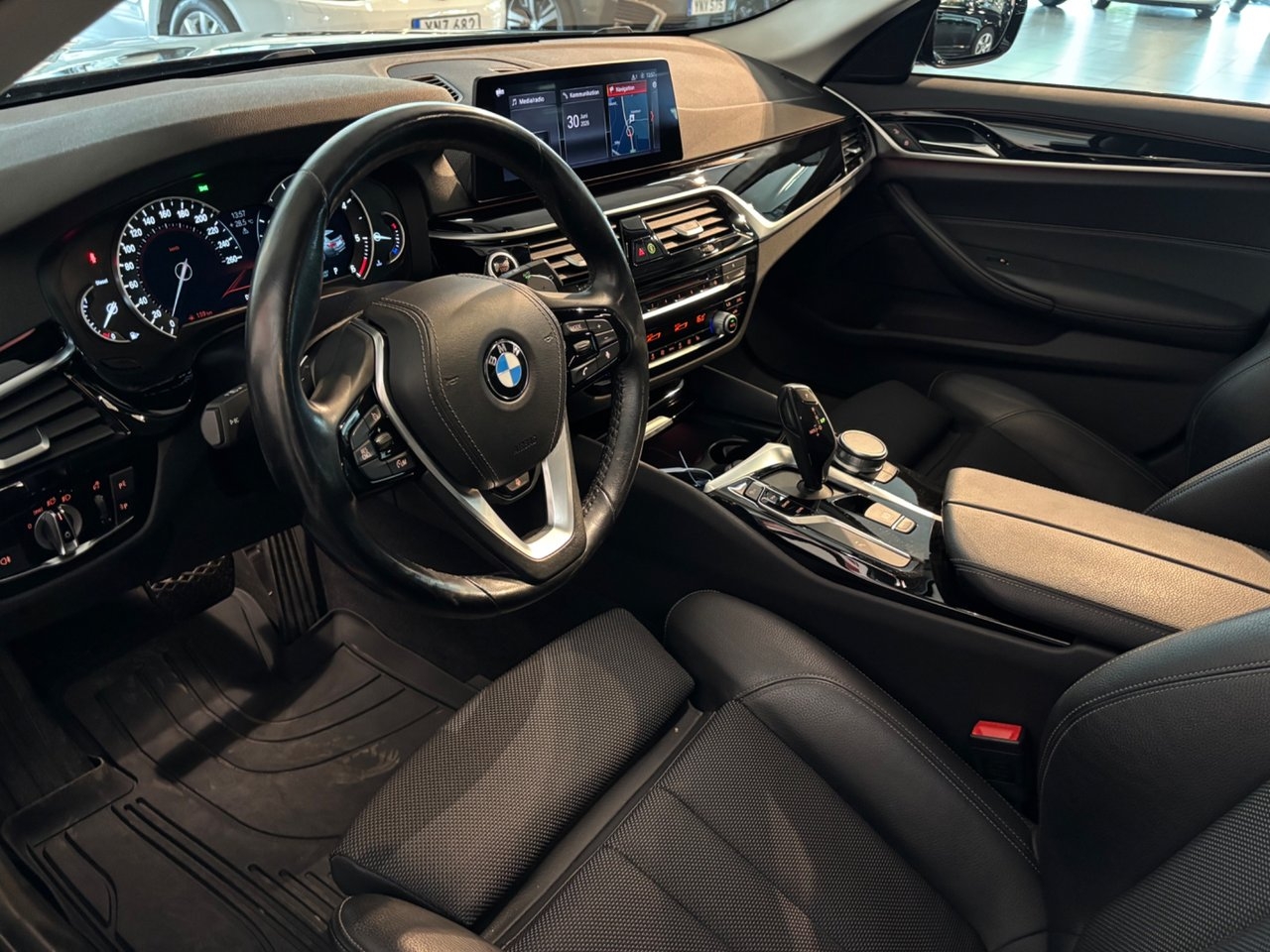 BMW 520 2019, bild 6/14