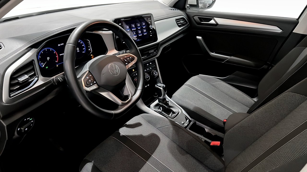 Volkswagen T-Roc TSI150 DSG 2023, photo 7/19