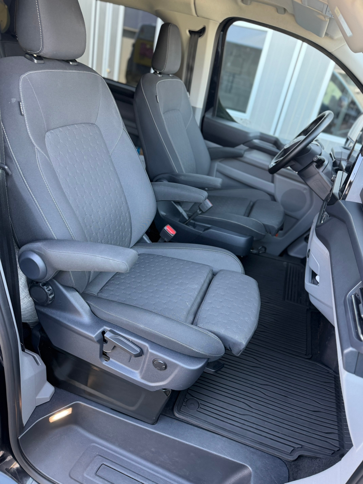 Ford Transit Custom 2025, photo 4/4