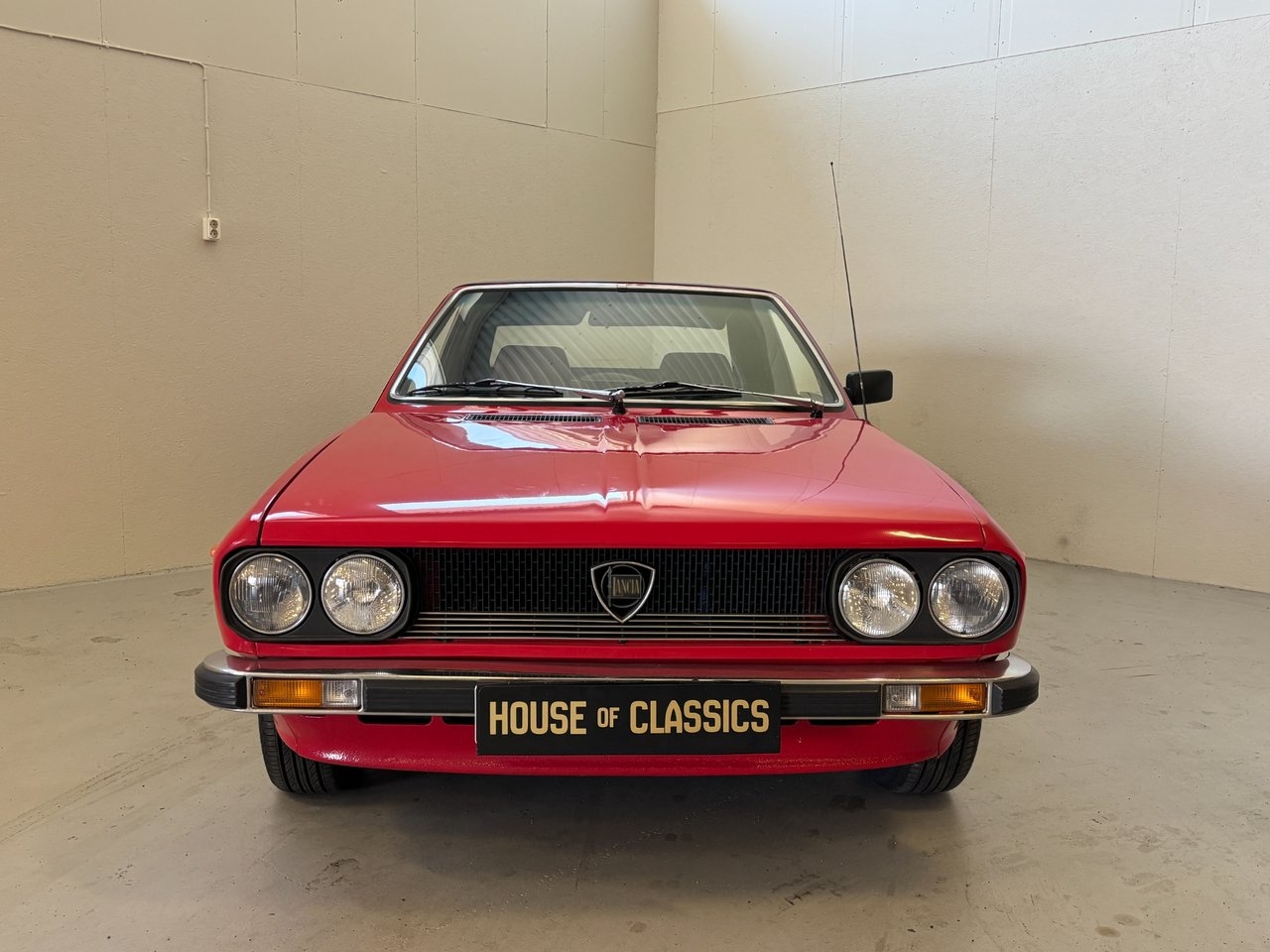 Lancia Beta 1600 Spider 1.6 DOHC 8V 1979, bild 2/10