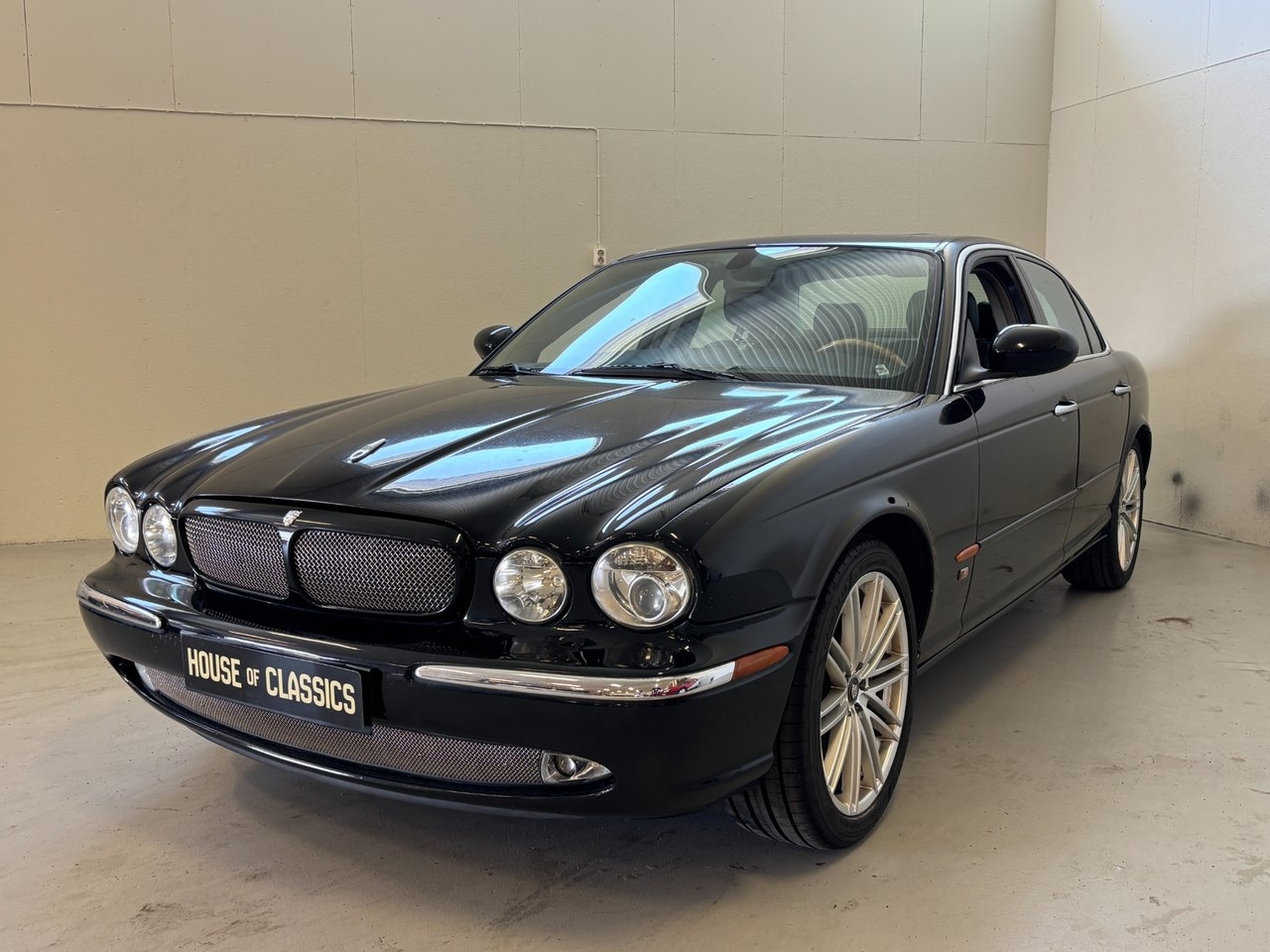 Jaguar XJR
