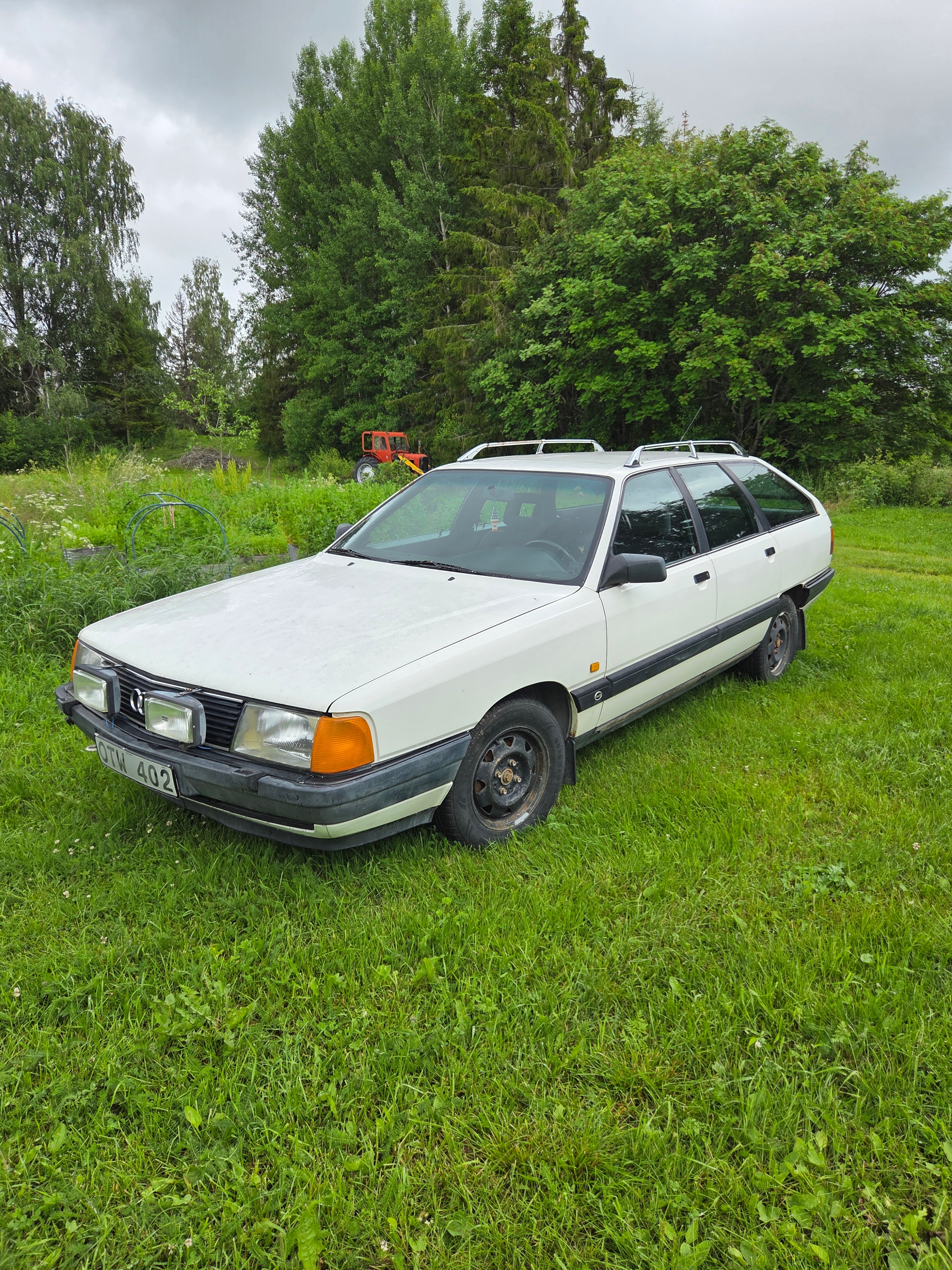 Audi 100