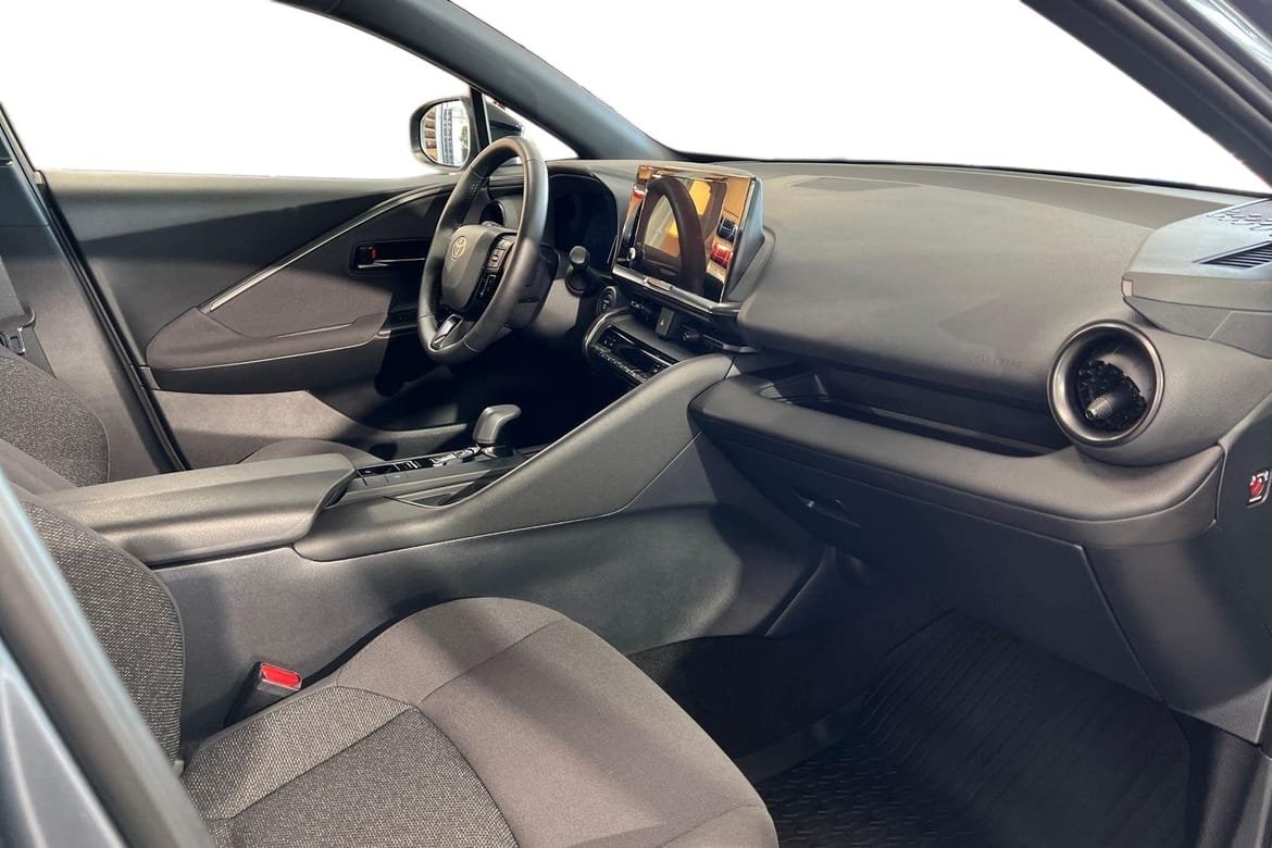 Toyota C-HR 1,8 Active Värmare Moms 2025, bild 7/10
