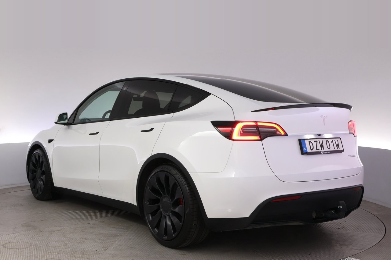 Tesla Model Y Performance Autopilot 2024, photo 4/10