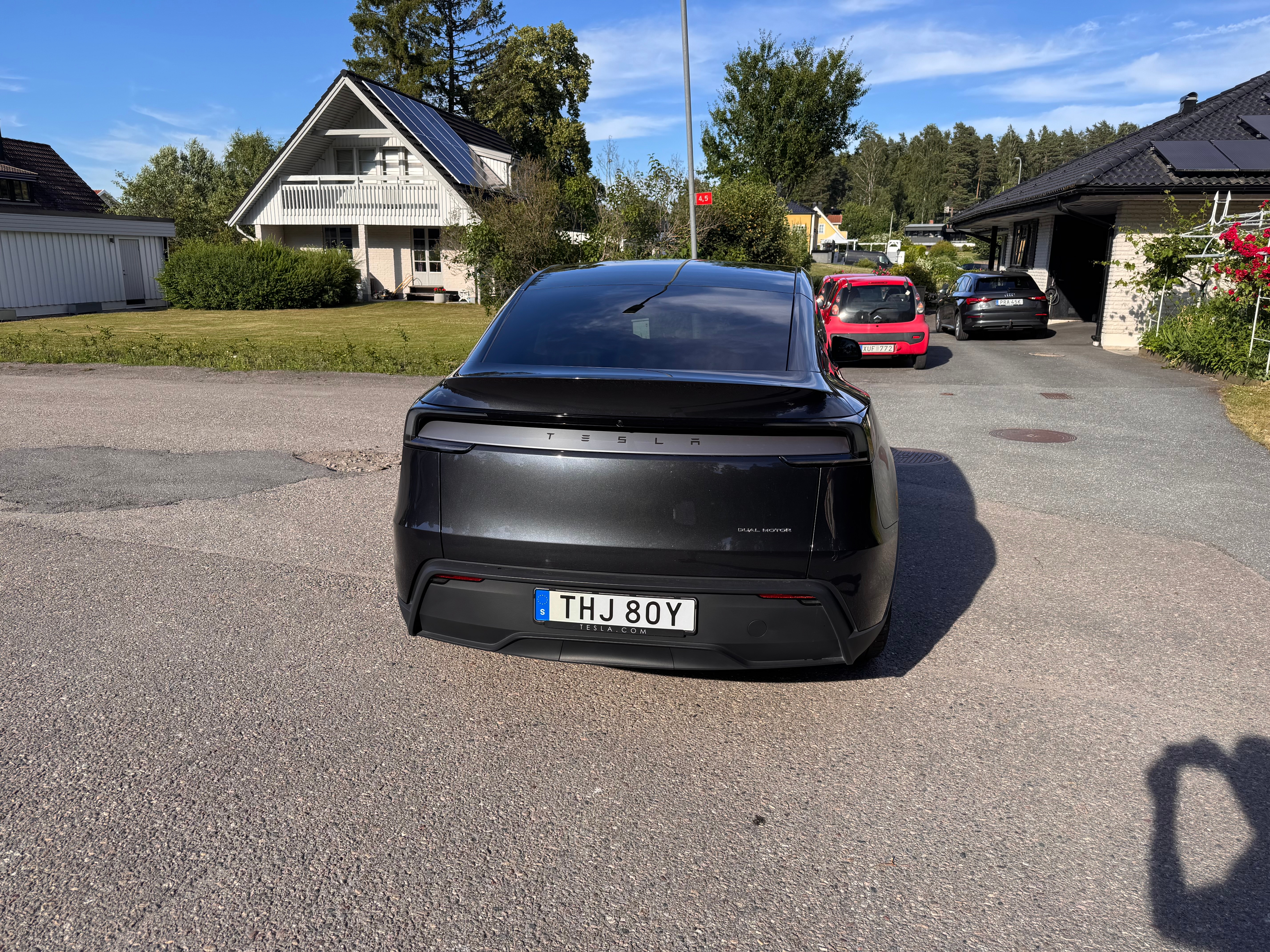 Tesla Model Y Long Range AWD 2025, bild 4/5