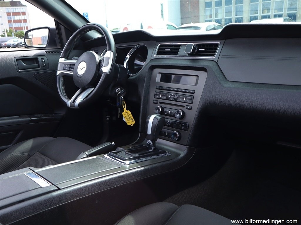 Ford Mustang V6 Cab 305hk 2013, bild 7/10