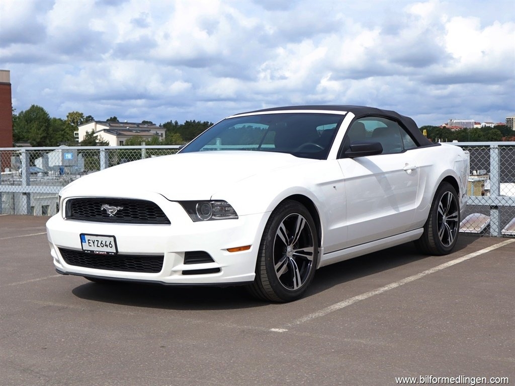 Ford Mustang V6 Cab 305hk 2013, bild 3/10