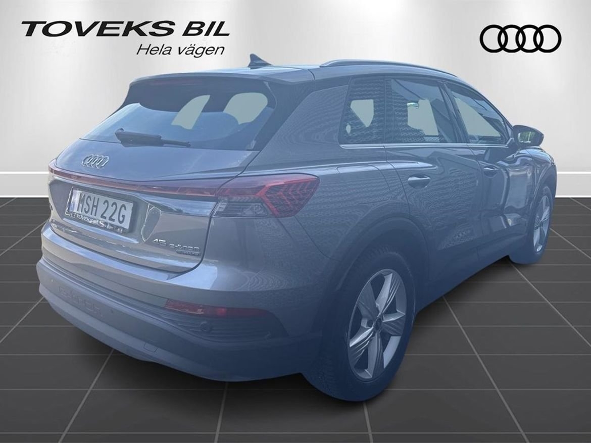 Audi Q4 e-tron 45 QUATTRO 2026, photo 2/10