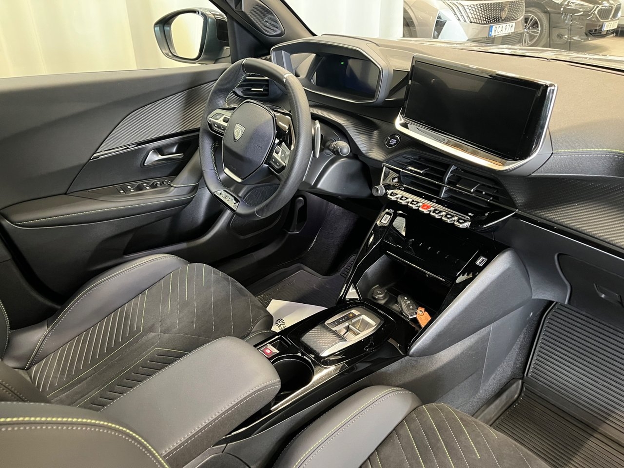 Peugeot 2008 GT 1.2 130 Aut 2025, bild 6/10