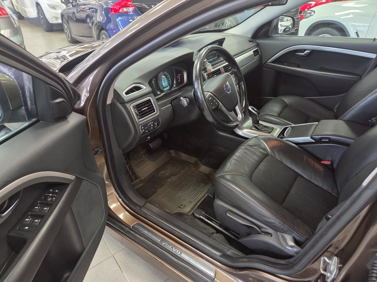 Volvo V70 2014, bild 2/25