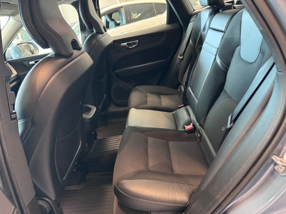 Volvo XC60 D4 AWD Momentum Adv SE 2019, bild 7/10