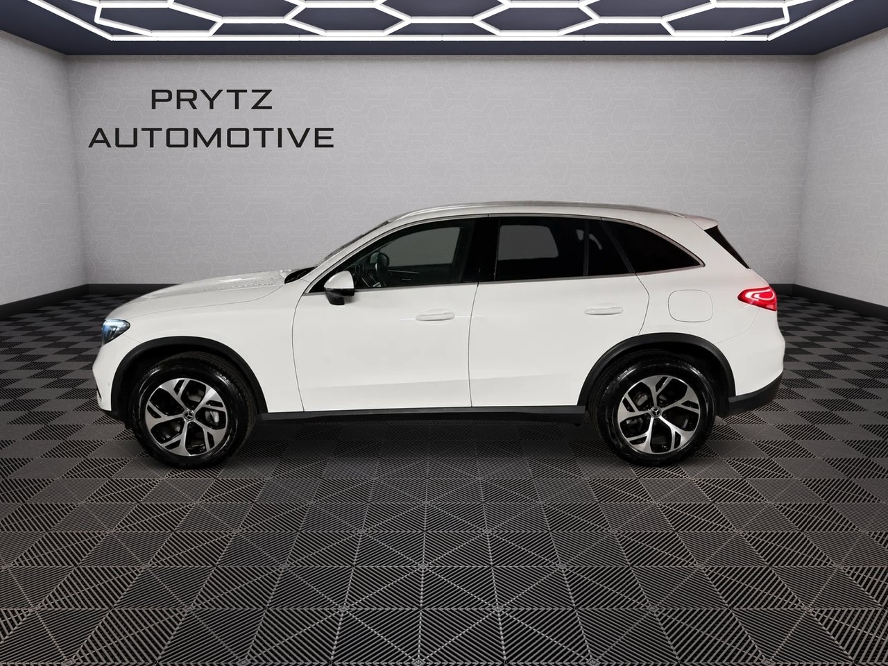 Mercedes-Benz GLC 2023, photo 5/13