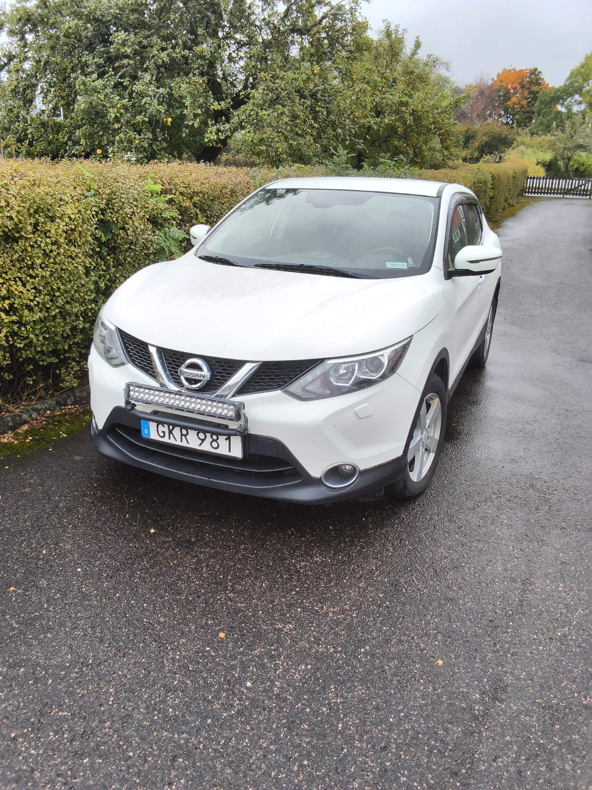Nissan Qashqai 1.6 dCi DPF XTRONIC-CVT 2015, bild 2/2