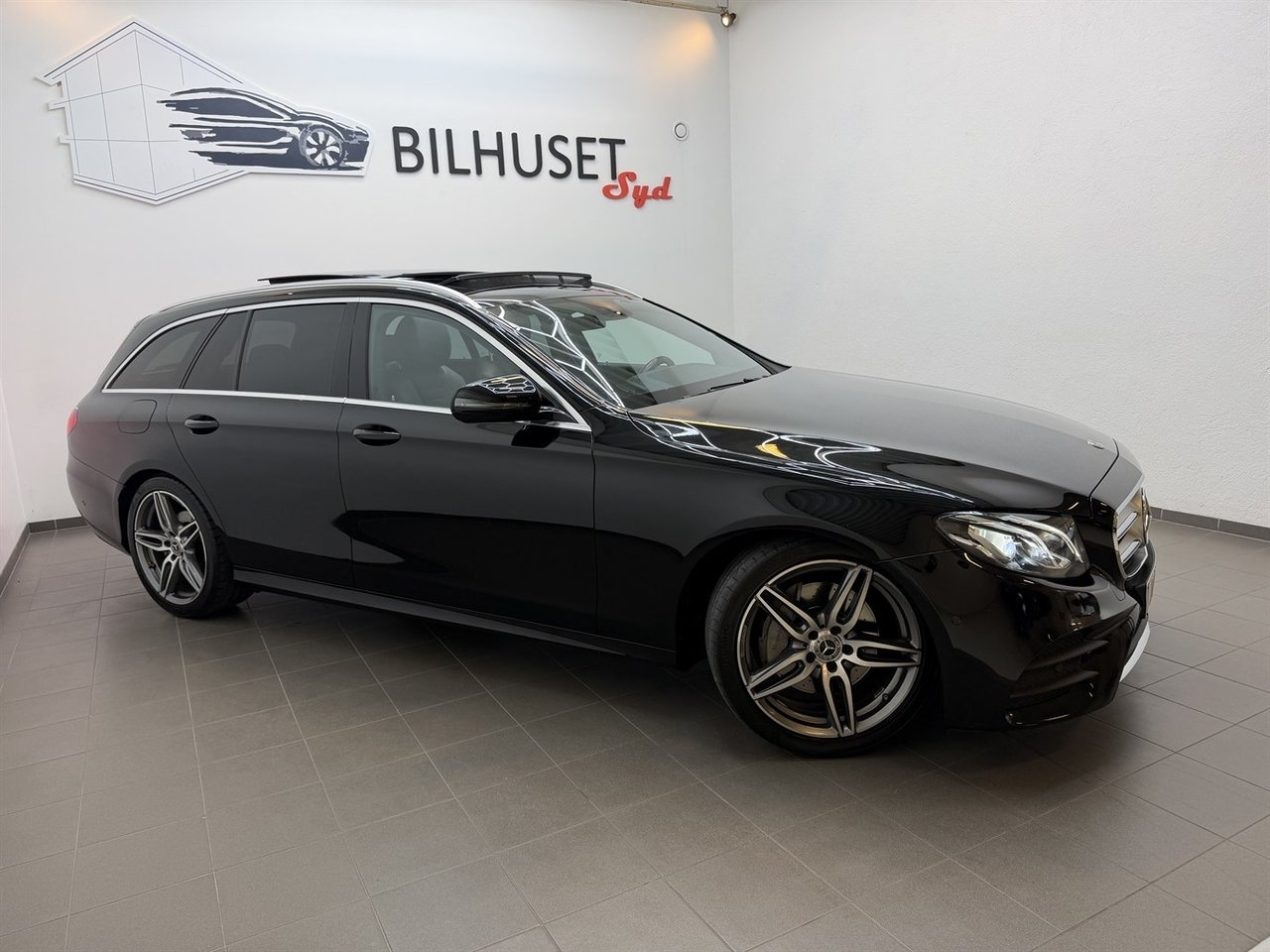 Mercedes-Benz E 2018, bild 2/10