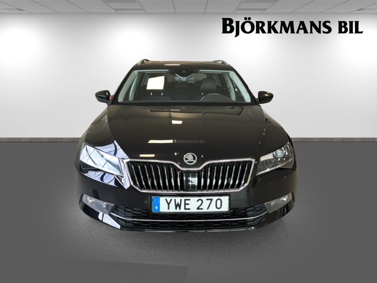 Skoda Superb 2018, bild 2/23