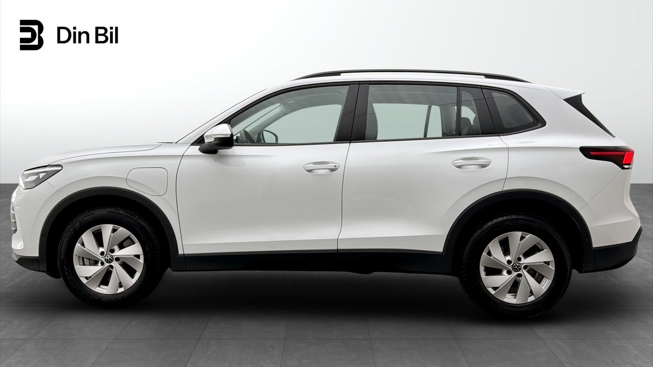 Volkswagen Tiguan 2025, photo 2/10