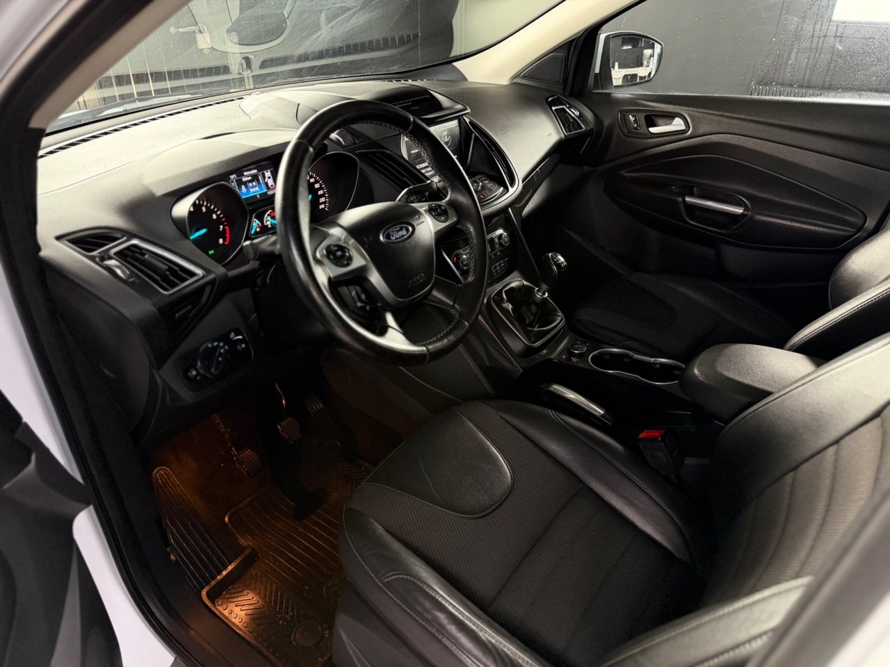 Ford Kuga 2016, bild 6/10