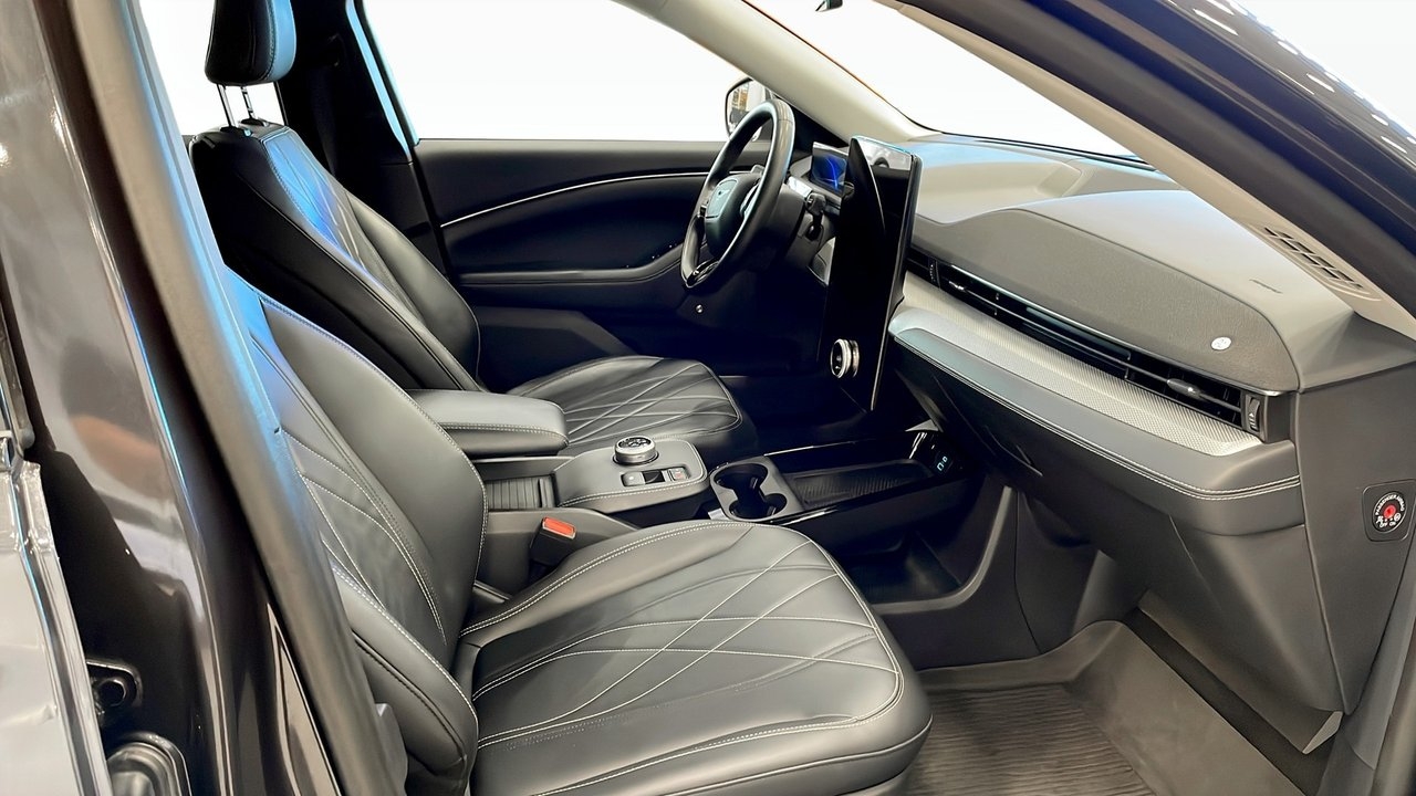 Ford Mustang Mach-E Standard Range 2022, bild 3/9