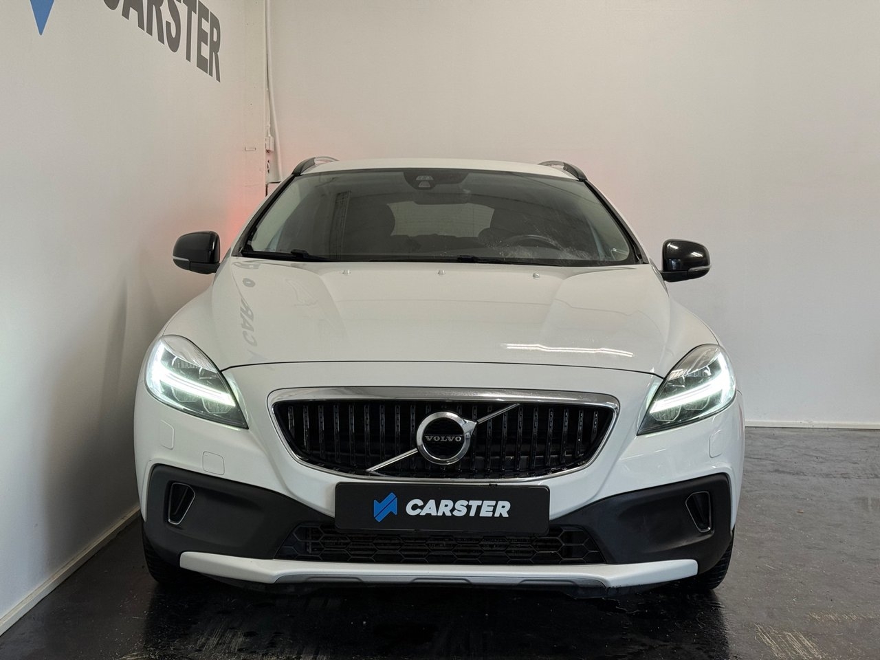 Volvo V40 Cross Country 2017, kuva 2/10