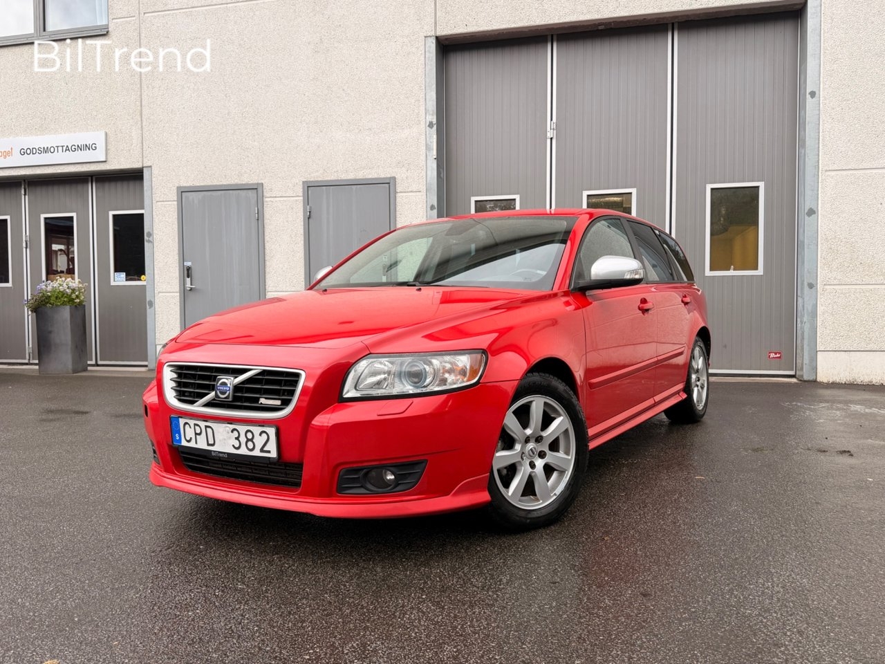 Volvo V50 1.6 D Momentum, R-Design 2010, bild 4/12