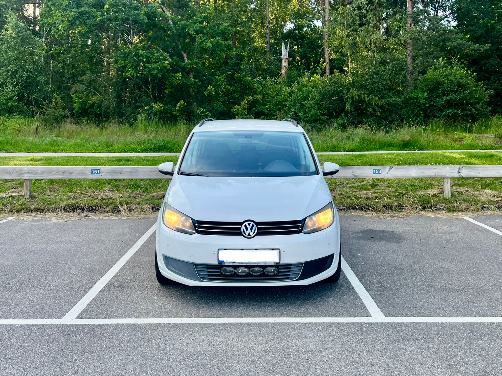 Volkswagen Touran 2011, kuva 2/8