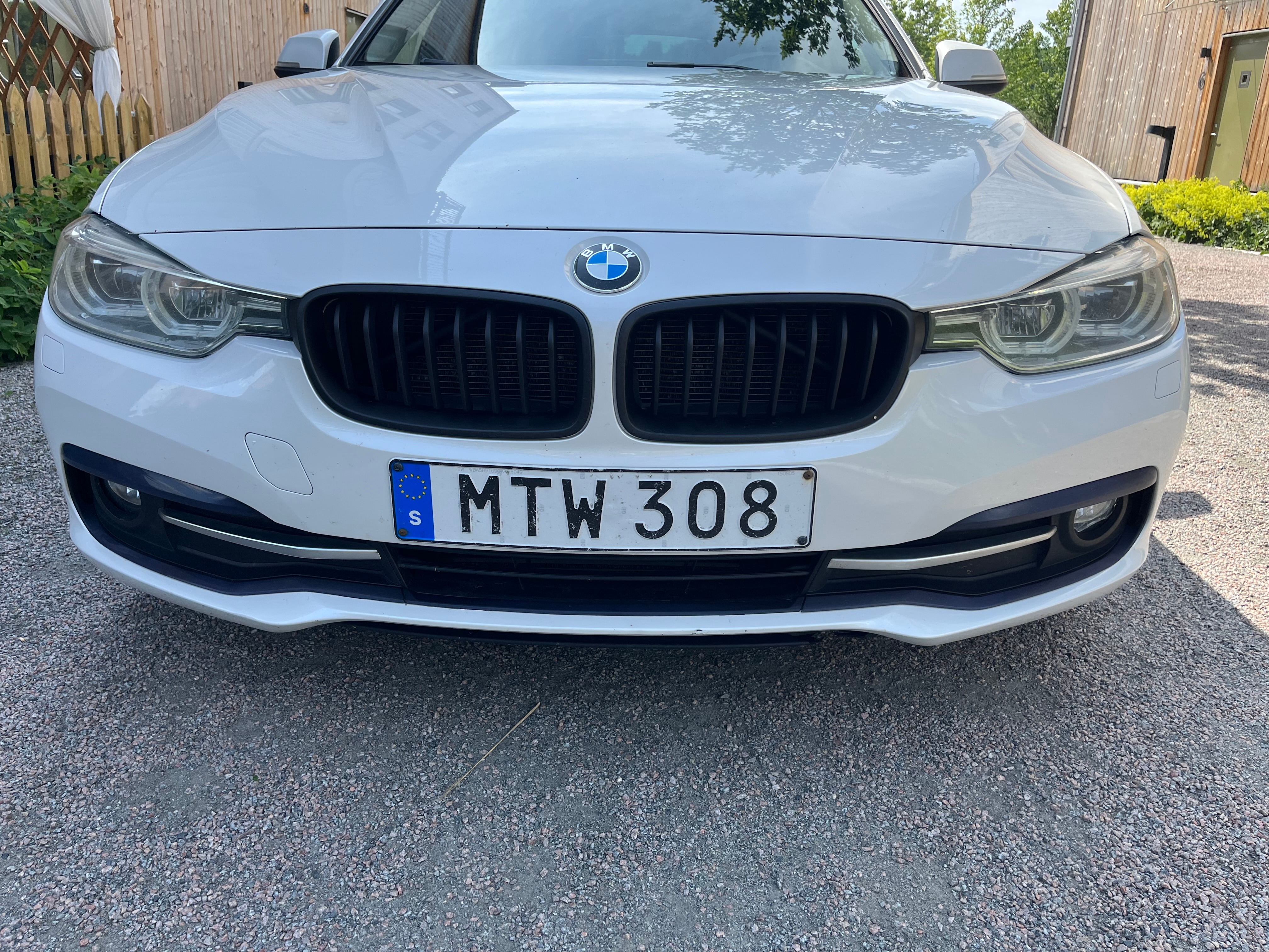 BMW 320 d Touring 2016, photo 6/21