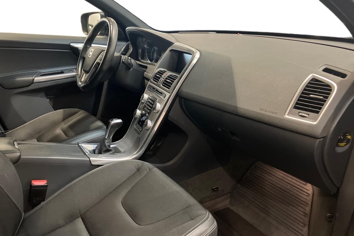 Volvo XC60 2017, kuva 7/21
