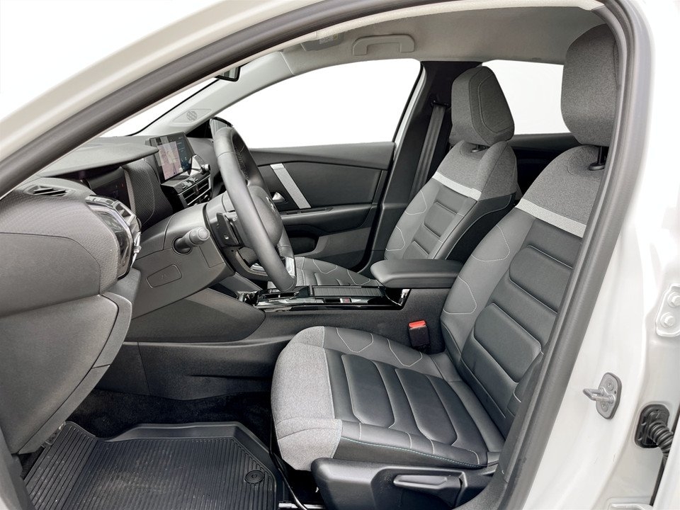 Citroen C4 X Shine 1.2 PT 130hk Aut 2023, bild 4/10